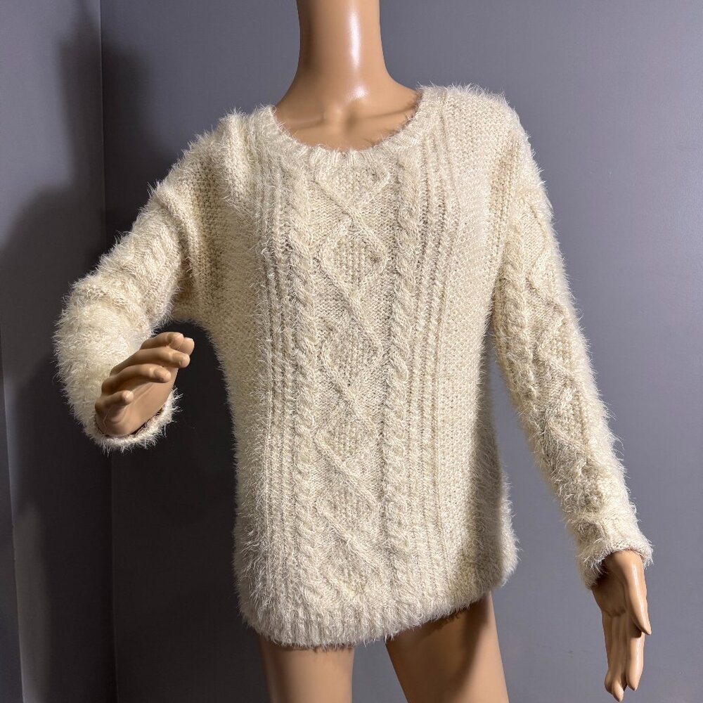 Cream Fuzzy Cable Knit Sweater 🤍 Soft & Cozy Neutral Winter Pullover NWOT